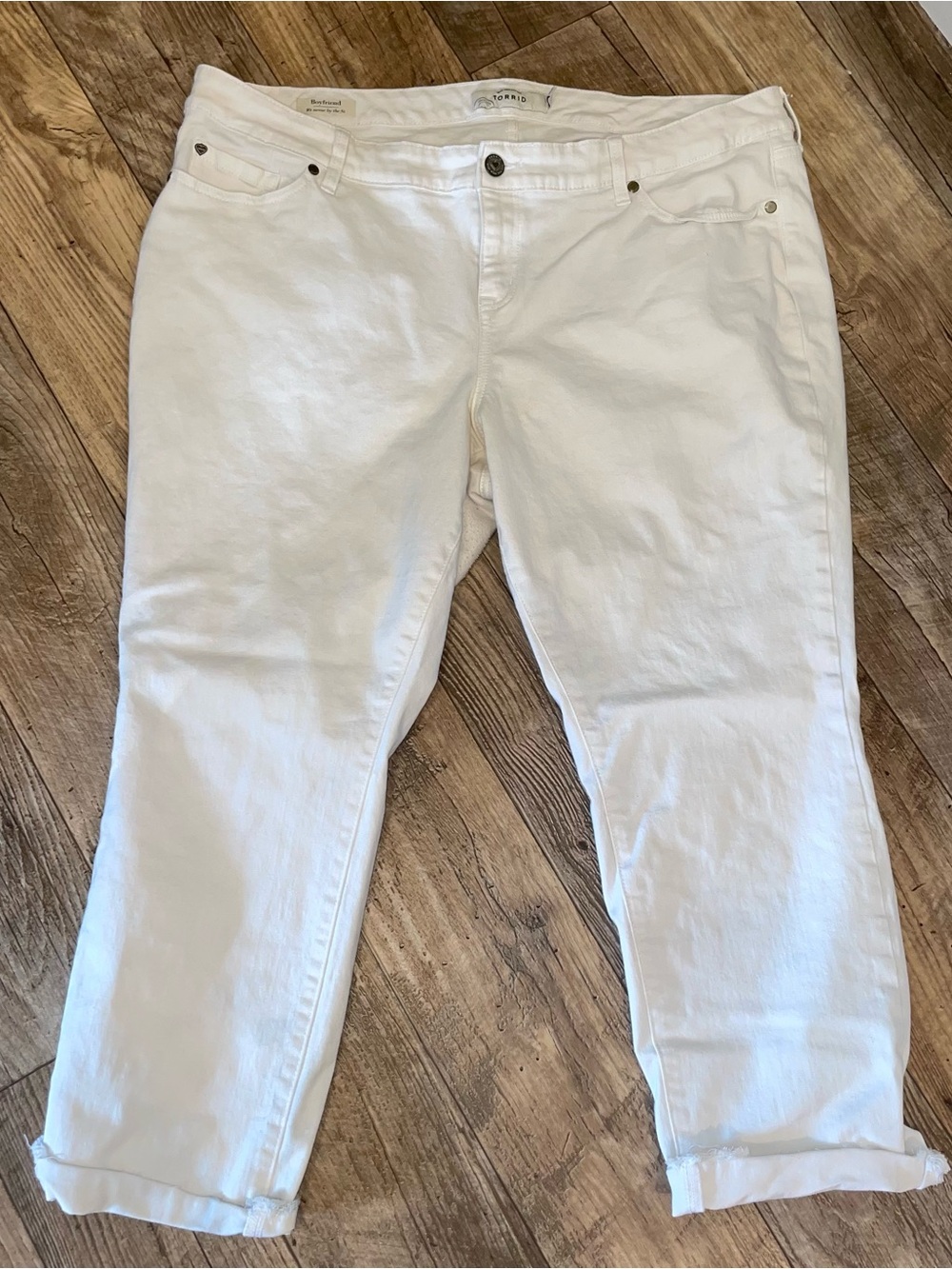 torrid White Skinny Capri Jeans